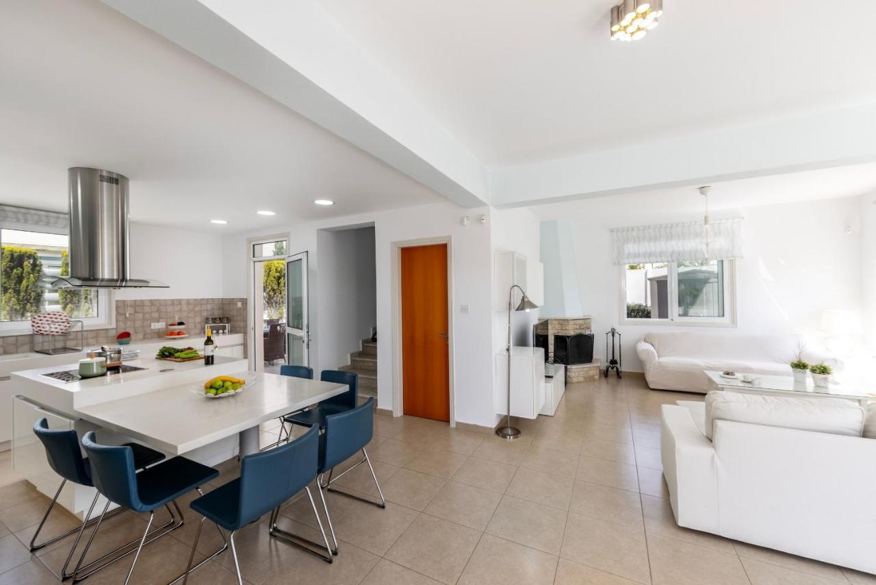 Protaras Sunrise Zen Seafront Villa Exterior foto